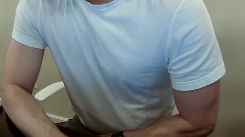 fithubby80 online show from December 16, 11:56 pm