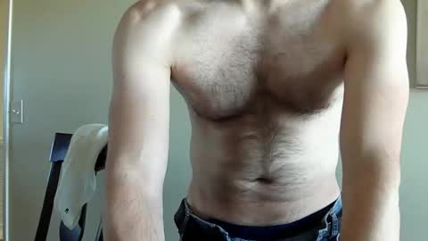 fithubby80 online show from January 7, 7:52 pm