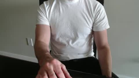 fithubby80 online show from March 3, 7:10 pm