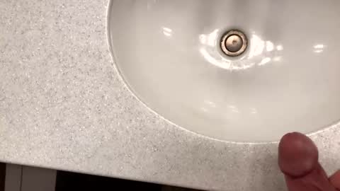 Snapshot of flowaley chatting on January 17, 7:19 am flowaley online show from January 17, 7:19 am