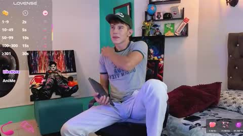 flowers109 online show from February 5, 11:56 pm