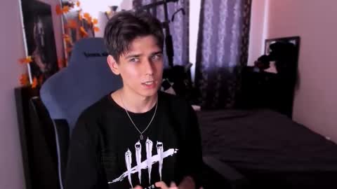 Foxicfu online show from November 15, 9:55 am