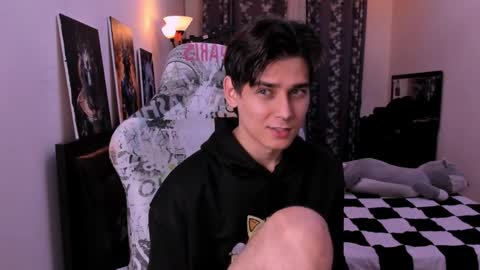 Foxicfu online show from April 20, 3:58 pm