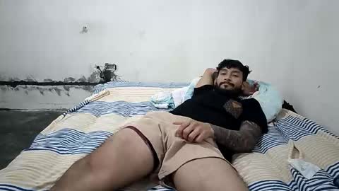 frankdanielsmolano online show from May 1, 2:37 am