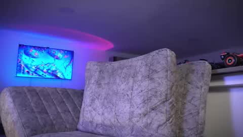 Frank Farrell. Hey remember to give me a thumbs up Ty online show from October 2, 6:17 am