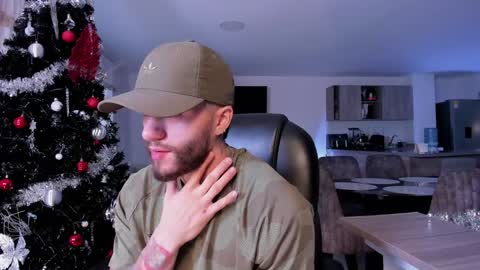 Frank Farrell. Hey remember to give me a thumbs up Ty online show from December 31, 10:23 pm