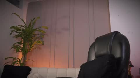 Frank Farrell. Hey remember to give me a thumbs up Ty online show from April 3, 12:07 am