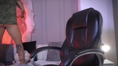 Frank Farrell. Hey remember to give me a thumbs up Ty online show from November 5, 4:58 am