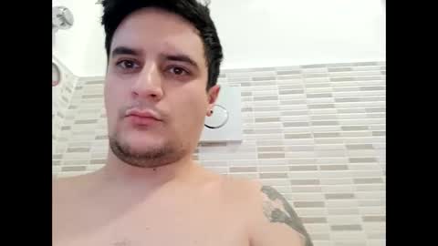 Snapshot of fraromeo2 chatting on February 6, 4:47 pm fraromeo2 online show from February 6, 4:47 pm