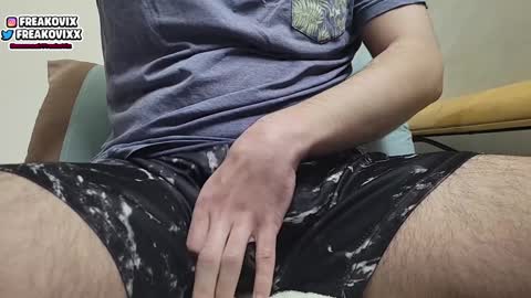 FreakoVix      online show from December 30, 5:13 pm