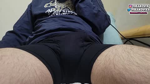 FreakoVix      online show from December 19, 1:39 am