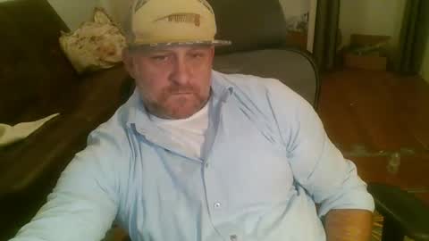 poundyouout1969 online show from April 1, 4:58 am