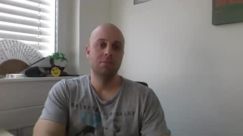 Snapshot of freddow chatting on February 11, 2:57 pm freddow online show from February 11, 2:57 pm