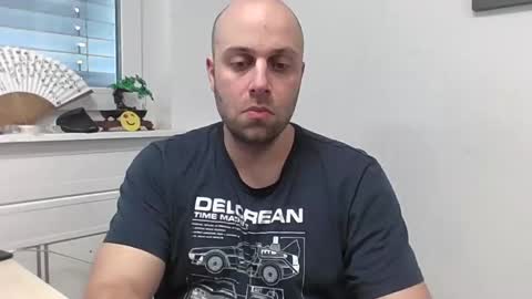 Snapshot of freddow chatting on December 17, 1:27 pm freddow online show from December 17, 1:27 pm