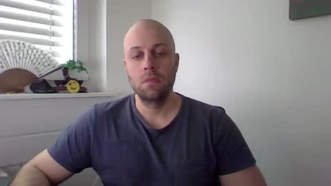 Snapshot of freddow chatting on February 17, 2:59 pm freddow online show from February 17, 2:59 pm