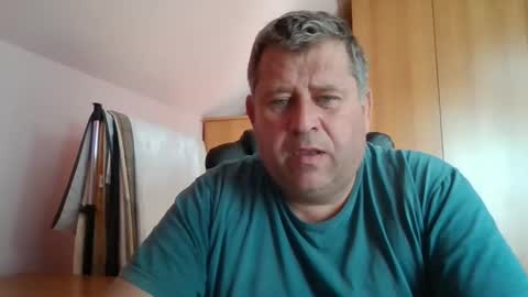 freeboy80180 online show from September 15, 1:56 pm