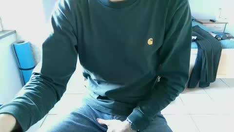 Snapshot of french_666999 chatting on February 6, 8:50 am French 666999 online show from February 6, 8:50 am