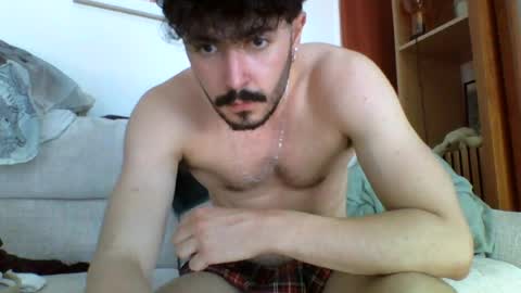 Snapshot of frenchygayhandsome31 chatting on June 29, 10:15 am Frenchie online show from June 29, 10:15 am