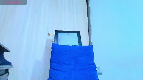 freyva_ online show from April 7, 1:27 am