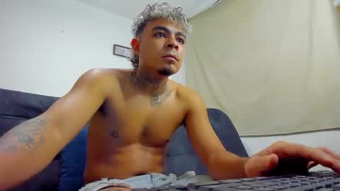 freyva_ online show from July 22, 2:03 am