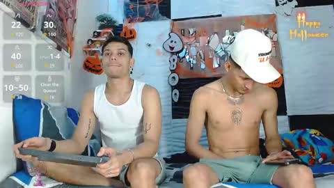 Snapshot of friendsofeverything_ chatting on October 21, 12:41 pm Adam y pitter online show from October 21, 12:41 pm