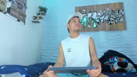 Snapshot of friendsofeverything_ chatting on October 5, 2:10 pm Adam y pitter online show from October 5, 2:10 pm