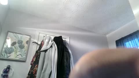 frostydhoman1221 online show from January 9, 10:09 pm