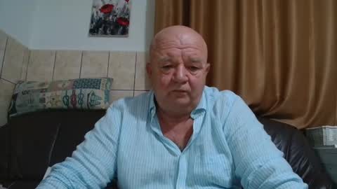 fullballs6 online show from December 15, 1:24 am