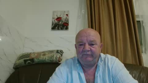 fullballs6 online show from November 25, 2:57 am