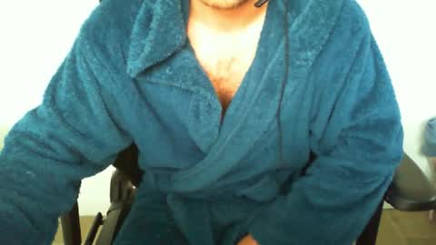 YWhiteNiceMan online show from May 18, 8:31 am
