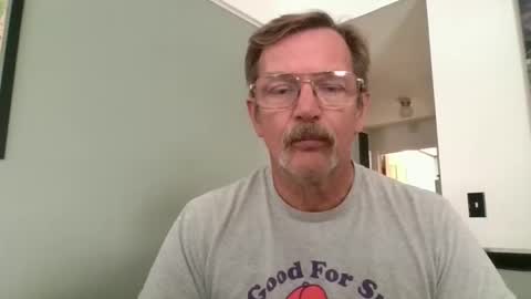 Snapshot of fxson8 chatting on October 4, 6:46 pm fxson8 online show from October 4, 6:46 pm