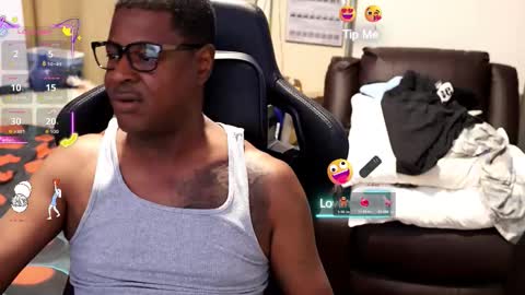 Snapshot of fyrecontrol chatting on October 19, 1:32 am seldom seen online show from October 19, 1:32 am