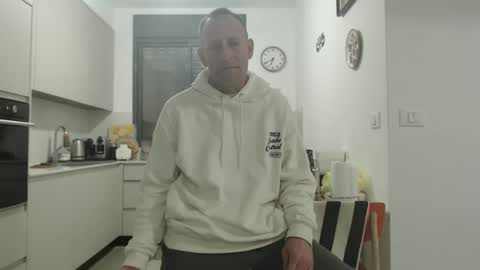 g103031910303 online show from March 1, 4:45 am