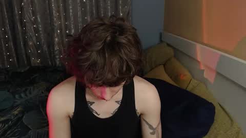 Ian online show from December 15, 3:25 am