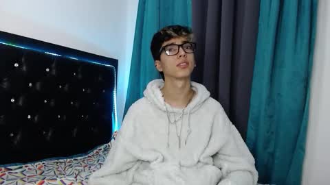 gabriel_x18 online show from February 26, 5:53 am