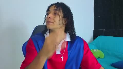 Snapshot of gael__david chatting on October 25, 4:14 am Gael online show from October 25, 4:14 am