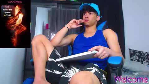 gael_jones online show from January 15, 7:56 am