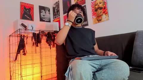 Gael Conner online show from December 5, 4:30 am