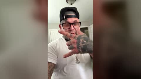 gangsterboy713832281 online show from March 7, 3:32 pm