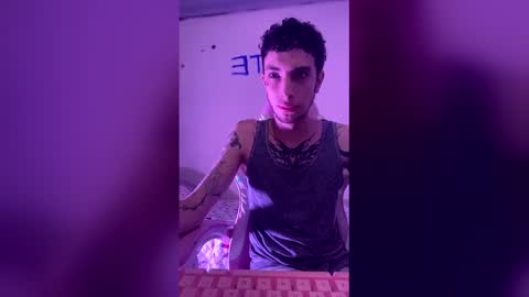 Elio  b online show from May 11, 7:11 pm