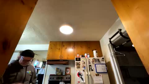 marvin pumpt online show from December 18, 6:59 pm