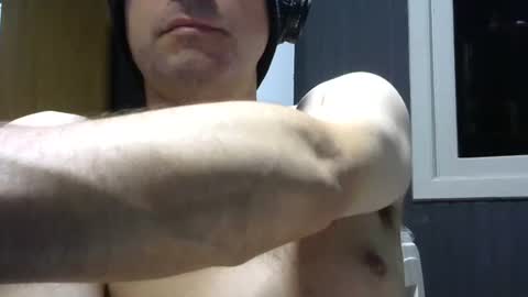 gauchors21 online show from February 2, 2:48 am