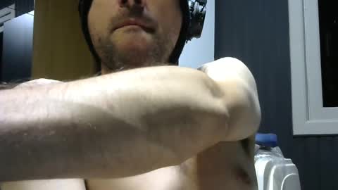 gauchors21 online show from February 15, 3:20 am