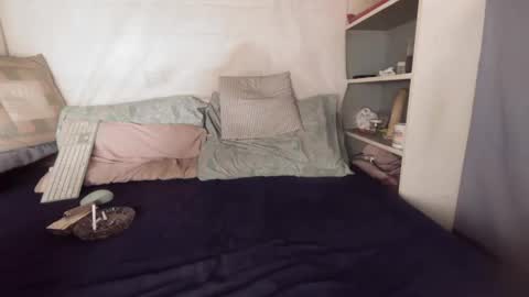 gayrobbin online show from October 8, 10:08 am