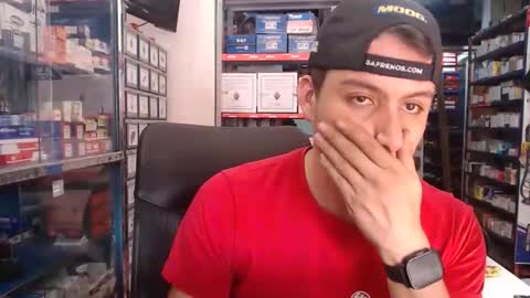 Snapshot of geckohot25 chatting on October 18, 7:19 pm DANI 3 online show from October 18, 7:19 pm