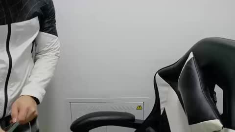 genesis_wb online show from October 16, 11:46 pm