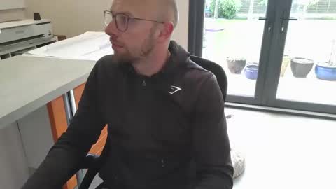 genuinecouple69 online show from April 22, 8:19 am