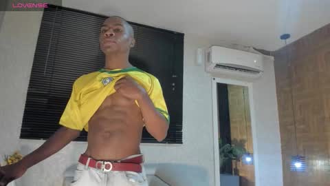 Snapshot of george_lancee chatting on October 1, 3:43 am G E O R G E online show from October 1, 3:43 am