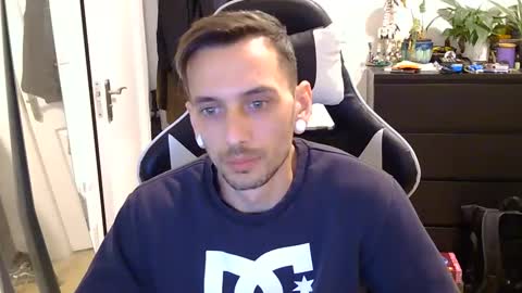 georgek0011 online show from March 18, 12:57 am