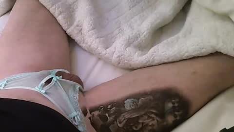 Snapshot of getmehard4213 chatting on December 17, 5:04 pm Luscious online show from December 17, 5:04 pm